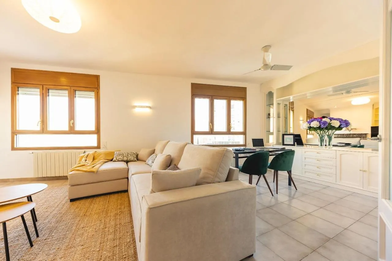Bravissimo El Lleo, Bright 4-Bedroom Apartment Gérone Espagne