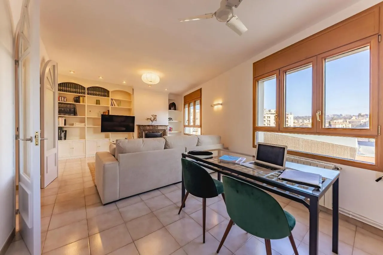 Bravissimo El Lleo, Bright 4-Bedroom Apartment Жирона