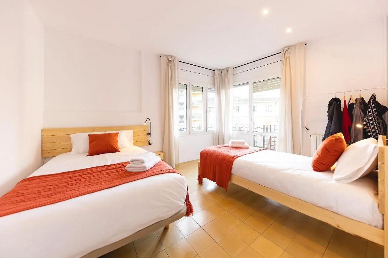 Bravissimo El Lleo, Bright 4-Bedroom Apartment Жирона 0*,  Испания