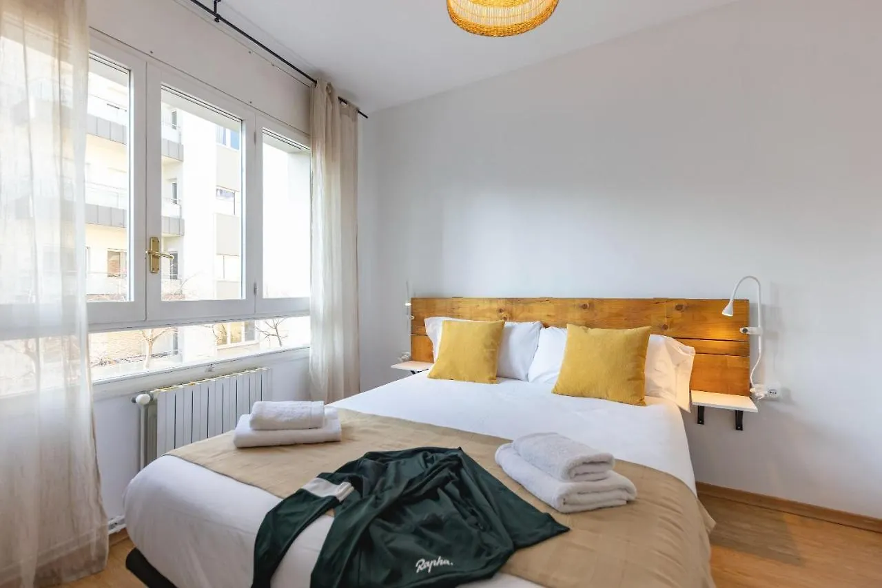 Bravissimo El Lleo, Bright 4-Bedroom Apartment Жирона