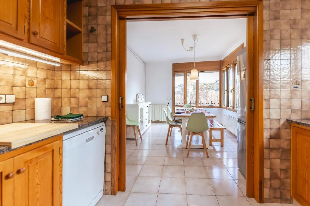 Bravissimo El Lleo, Bright 4-Bedroom Apartment Жирона Испания