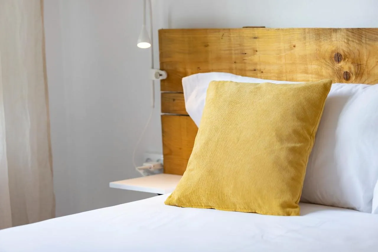 Bravissimo El Lleo, Bright 4-Bedroom Apartment Girona Spain