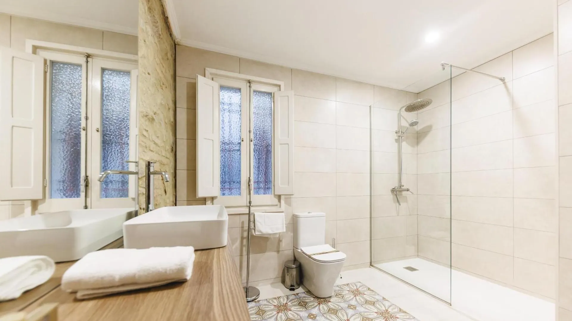 Bravissimo El Lleo, Bright 4-Bedroom Apartment Жирона Испания