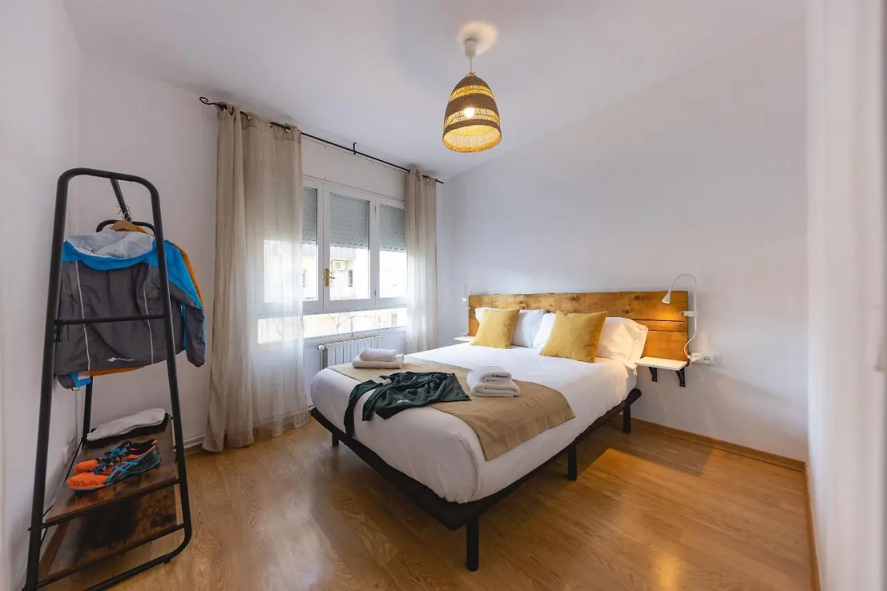 Bravissimo El Lleo, Bright 4-Bedroom Apartment Girona 0*,  Spain